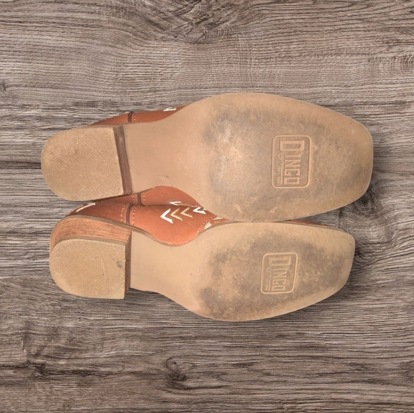 Dingo Women's Mesa Southwestern Embroidered Leather Western Boot - Picture 4 of 5